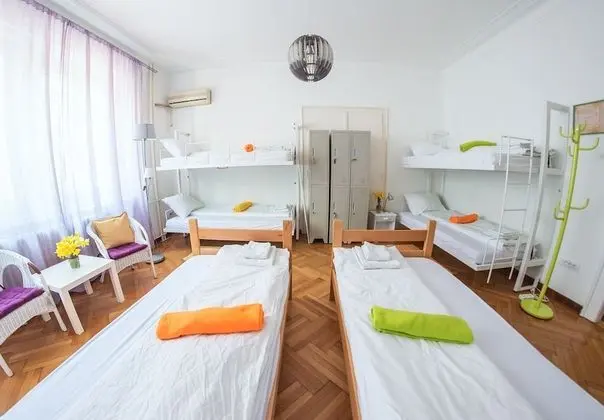 Ortak Ranzalı Oda, Karma Ranzalı Oda (6 Bed Dormitory Room)