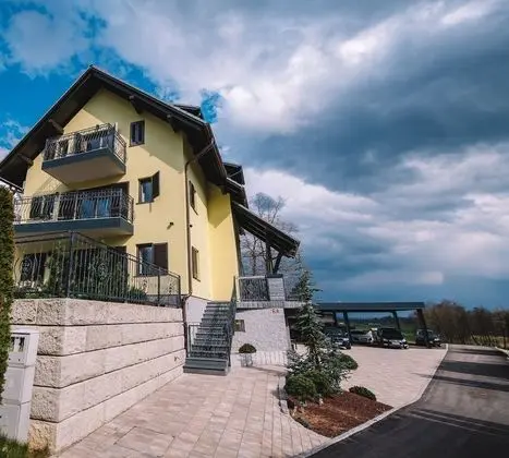 Ortak Ranzalı Oda (Hostel Bled - Single bed in Dormitory)