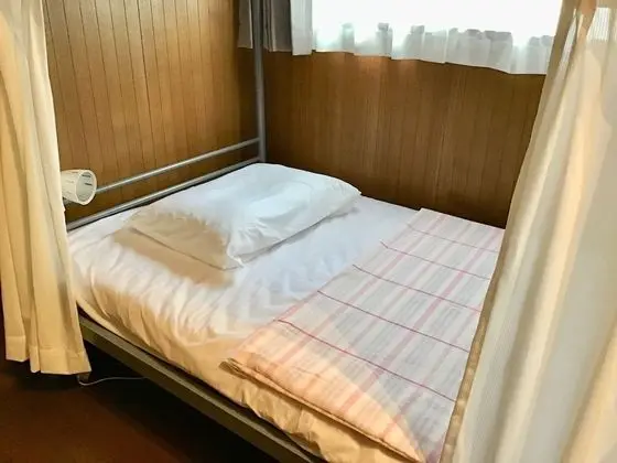 Ortak Ranzalı Oda, Sadece kadınlar için