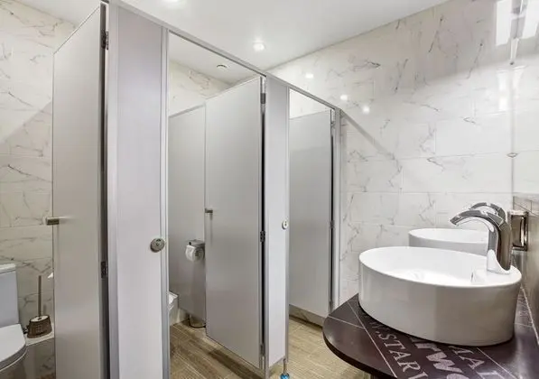 Ortak Ranzalı Oda, Karma Ranzalı Oda, Balkon