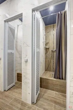 Ortak Ranzalı Oda, Karma Ranzalı Oda, Balkon