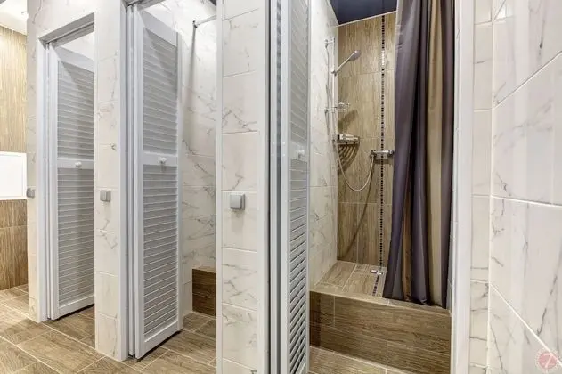 Ortak Ranzalı Oda, Karma Ranzalı Oda, Balkon