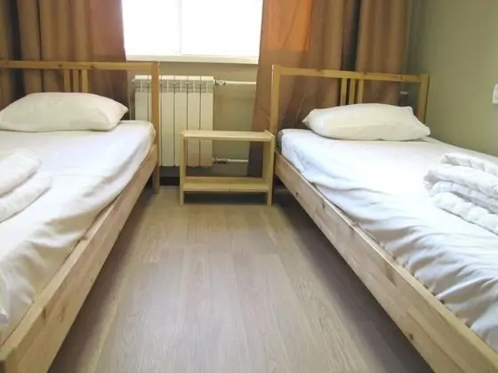 Tek Büyük veya İki Ayrı Yataklı Oda, Ortak Banyo