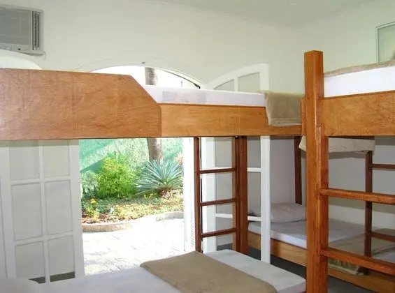 Ortak Ranzalı Oda, Özel Banyo (3 beliches)