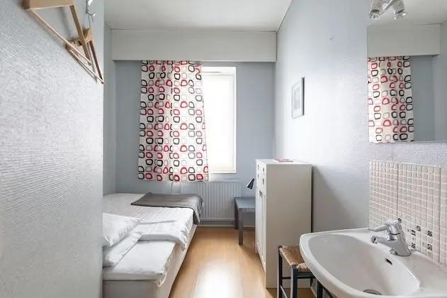 Tek Kişilik Oda, Ortak Banyo
