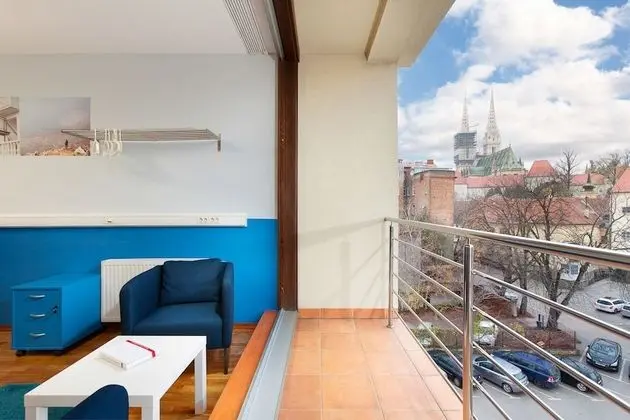 Ortak Ranzalı Oda, Karma Ranzalı Oda, Ortak Banyo (For 6)