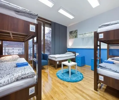 Ortak Ranzalı Oda, Karma Ranzalı Oda, Ortak Banyo (For 6)