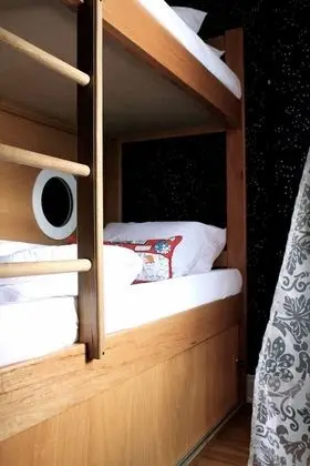 Ortak Ranzalı Oda, Ortak Banyo (Malibu)