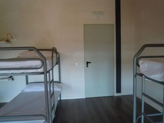 Ortak Ranzalı Oda, Karma Ranzalı Oda, Ortak Banyo (1 bed in a 10-Bed Dormitory Room)