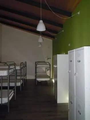 Ortak Ranzalı Oda, Karma Ranzalı Oda, Ortak Banyo (1 bed in a 10-Bed Dormitory Room)