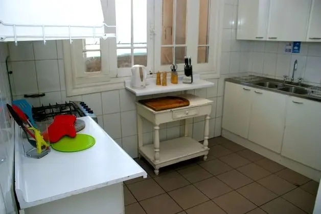 İki Ayrı Yataklı Oda, Ortak Banyo