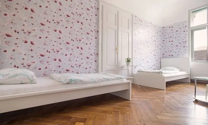 Tek Kişilik Oda, Ortak Banyo