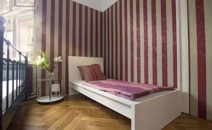 Üç Kişilik Oda, Ortak Banyo