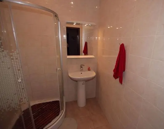 Ortak Ranzalı Oda, Sadece kadınlar için, Özel Banyo (12 beds)