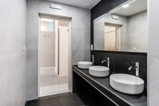 Ortak Ranzalı Oda, Karma Ranzalı Oda, Ortak Banyo (1 Bed in 6 Bed Dorm)