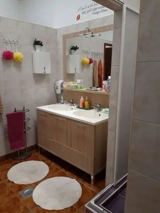 City Tek Büyük Yataklı Oda