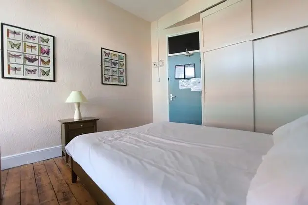 Oda, 1 En Büyük (King) Boy Yatak, Ortak Banyo