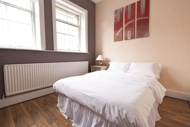 Tek Büyük Yataklı Oda, 1 Çift Kişilik Yatak, Ortak Banyo