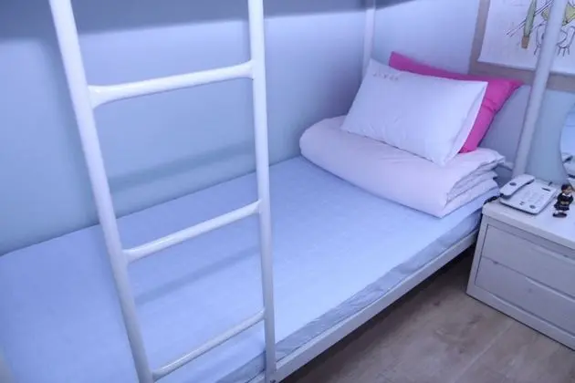 Üç Kişilik Oda