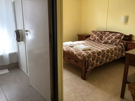 Standard Tek Büyük Yataklı Oda