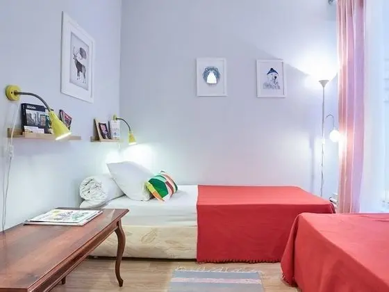 İki Ayrı Yataklı Oda, Ortak Banyo