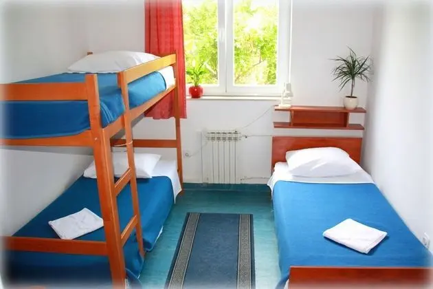 Basic İki Ayrı Yataklı Oda, Ortak Banyo