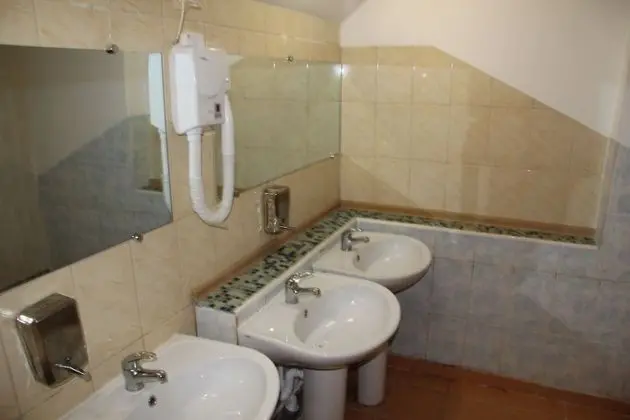 Ortak Ranzalı Oda, Sadece erkekler için, Ortak Banyo (10 Beds)