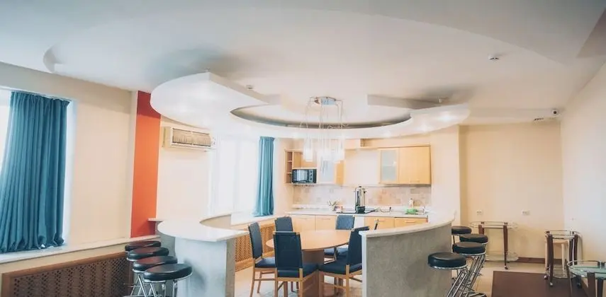 İki Ayrı Yataklı Oda, Ortak Banyo