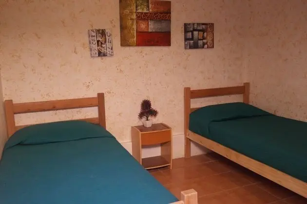 Tek Büyük Yataklı Oda, 2 Tek Kişilik Yatak, Ortak Banyo