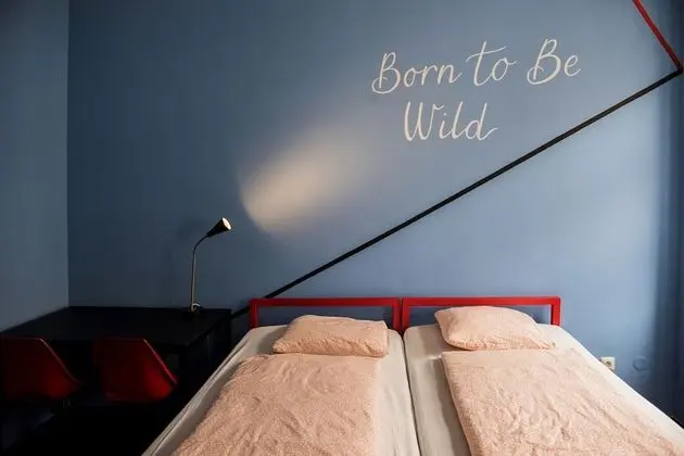 Basic Tek Büyük veya İki Ayrı Yataklı Oda, Ortak Banyo
