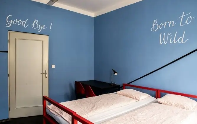 Basic Tek Büyük veya İki Ayrı Yataklı Oda, Ortak Banyo