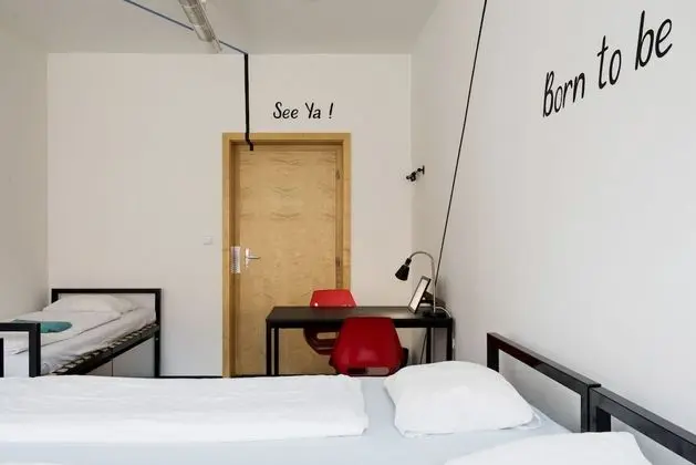 Basic Tek Büyük veya İki Ayrı Yataklı Oda, Ortak Banyo