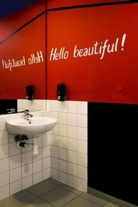 Basic Tek Büyük veya İki Ayrı Yataklı Oda, Ortak Banyo