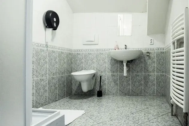 Single Bed in 8-Bed Shared Dormitory, Mixed Dorm