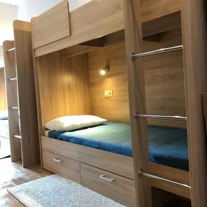 Ortak Ranzalı Oda, Ortak Banyo