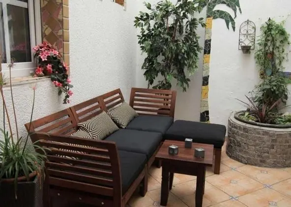 Tek Büyük Yataklı Oda, Ortak Banyo (RetroNest)