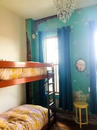 Ortak Ranzalı Oda, Sadece kadınlar için