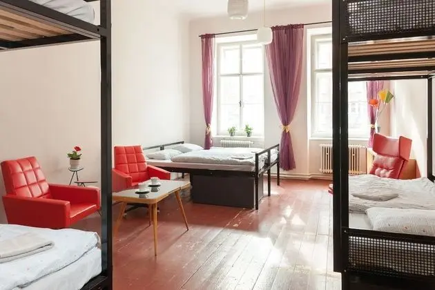 Single Bed in 6-Bed Shared Dormitory, Mixed Dorm (pc 2)