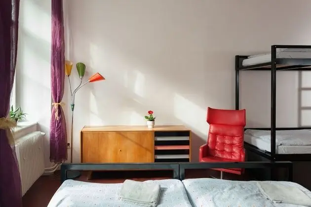 Single Bed in 6-Bed Shared Dormitory, Mixed Dorm (pc 2)