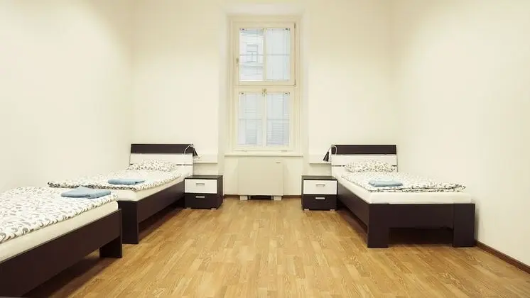 Üç Kişilik Oda, Ortak Banyo