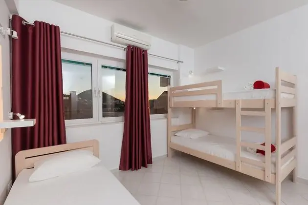 Ortak Ranzalı Oda, Karma Ranzalı Oda, Ortak Banyo (5 beds)