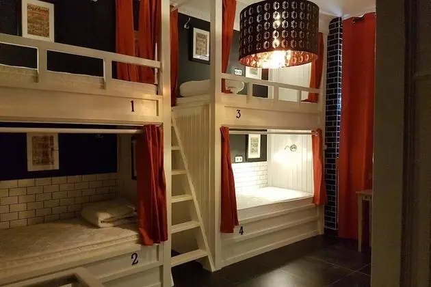 Ortak Ranzalı Oda, Sadece kadınlar için