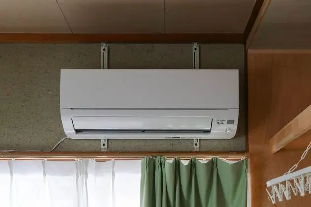 Üç Kişilik Oda, Ortak Banyo (10m2)