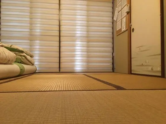 Üç Kişilik Oda, Ortak Banyo (10m2)