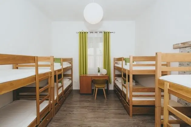 Shared dormitory (8 people)