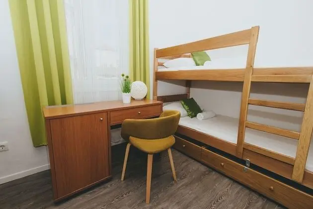 Shared dormitory (8 people)