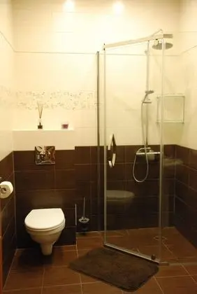 Dört Kişilik Oda, Sadece kadınlar için (Bed in 4-Bed Dormitory)