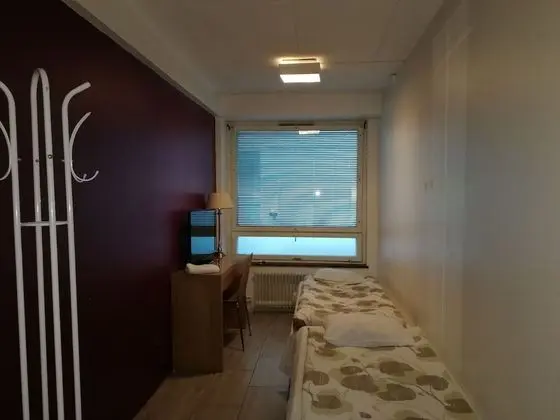 İki Ayrı Yataklı Oda, Ortak Banyo