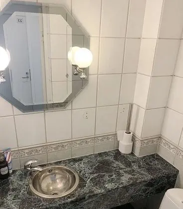 Tek Kişilik Oda, Ortak Banyo
