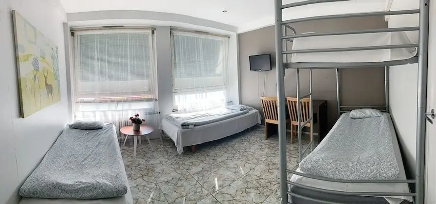 Üç Kişilik Oda, Ortak Banyo